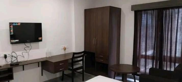 Tinsukia Hotel East International מראה חיצוני תמונה